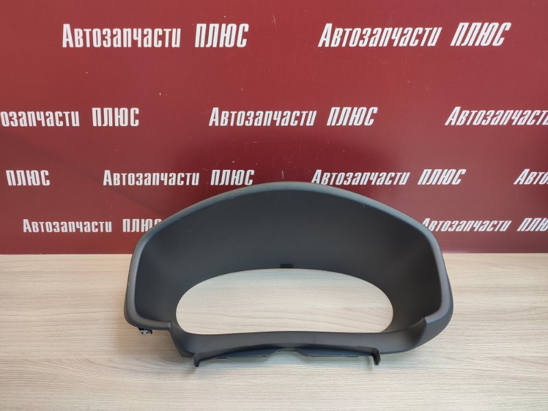 Козырек щитка приборов