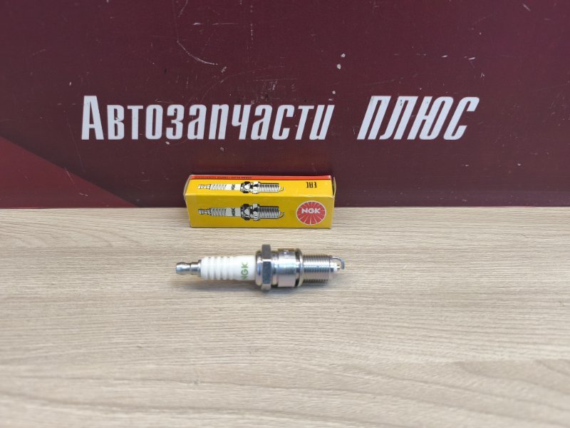 Свеча зажигания