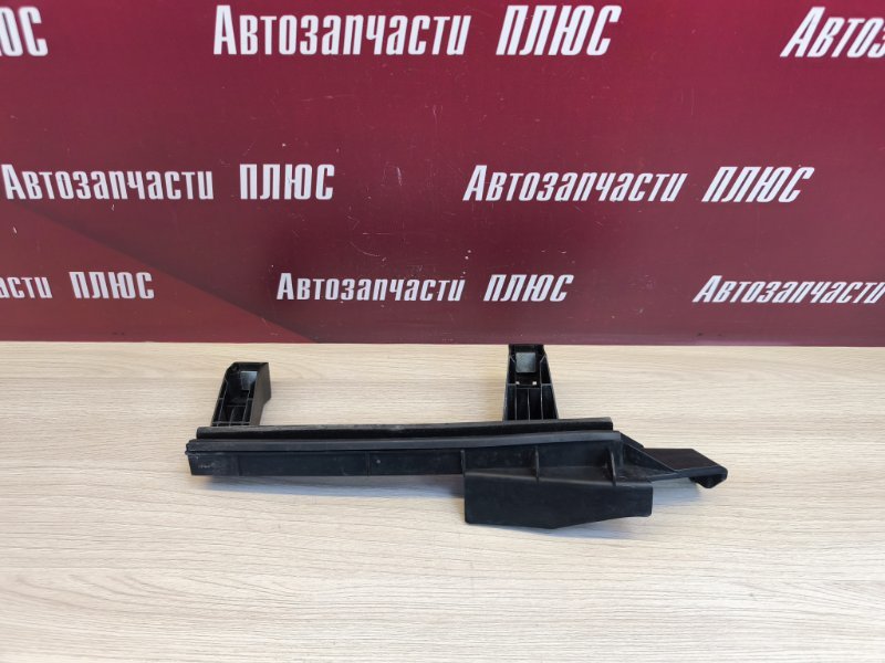 Направляющая стекла двери