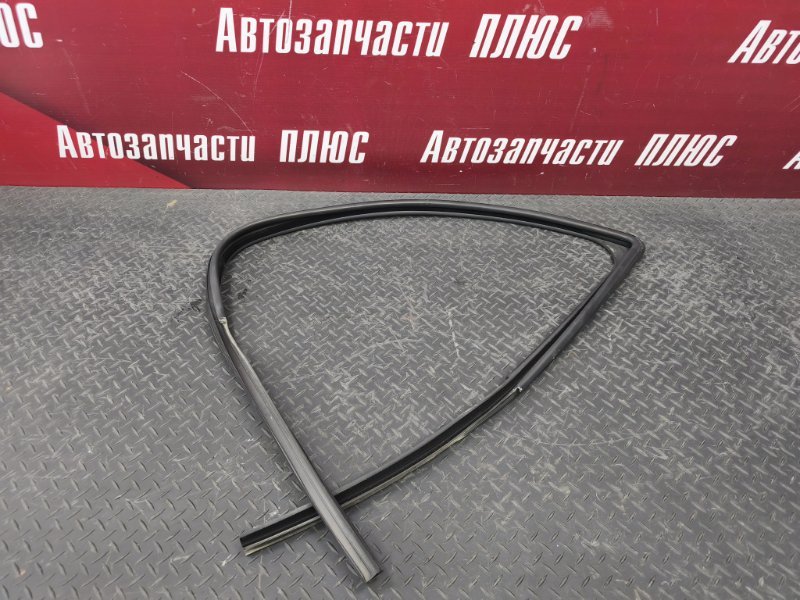 Уплотнитель стекла двери