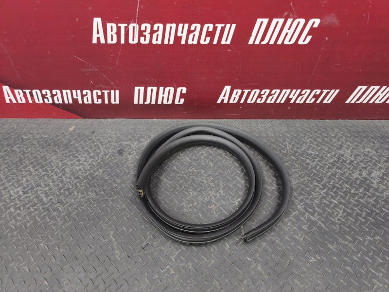 Уплотнитель проема двери