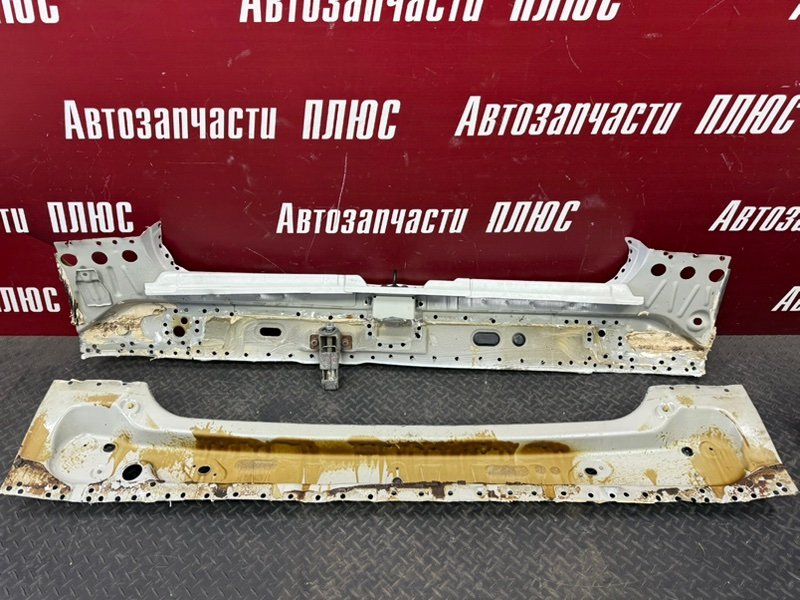 Задняя панель