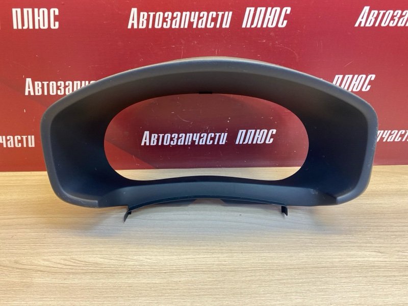 Козырек щитка приборов