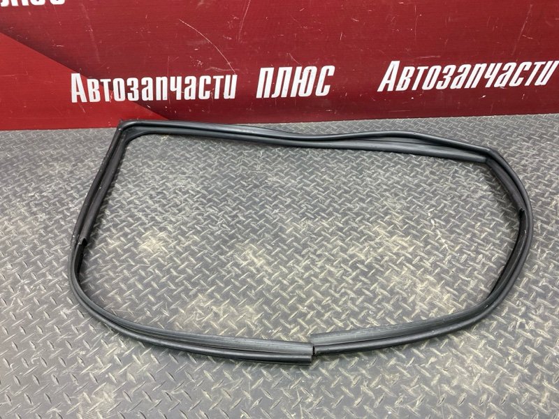 Уплотнитель стекла двери