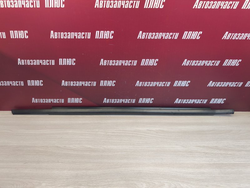 Уплотнитель стекла двери внешний
