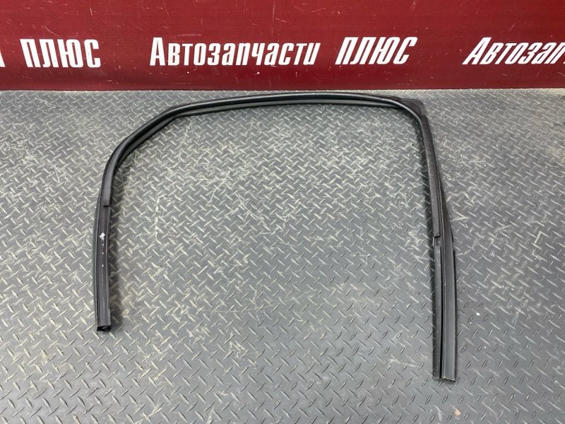 Уплотнитель стекла двери