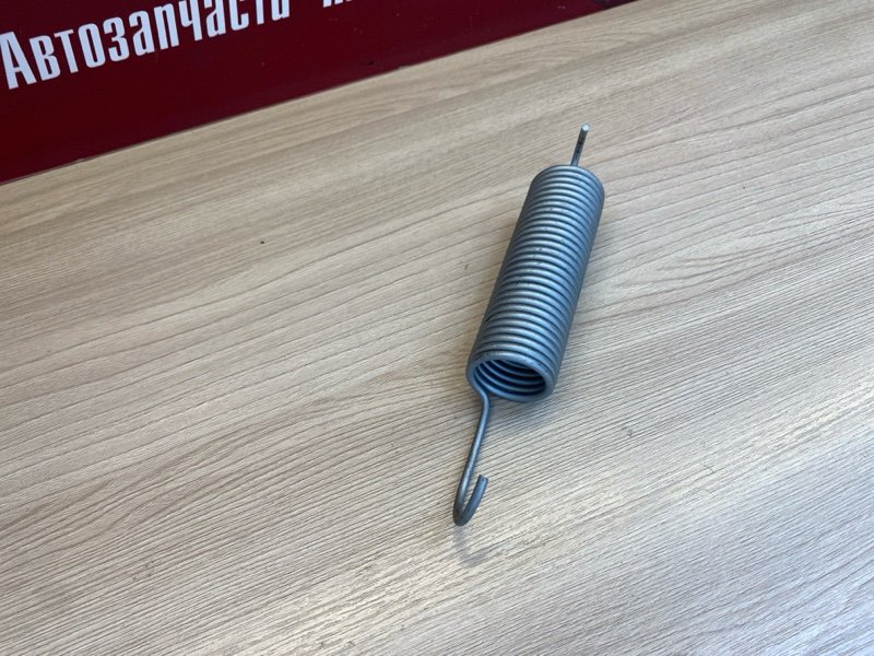 Пружина крышки багажника