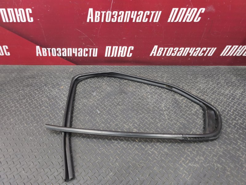 Уплотнитель стекла двери