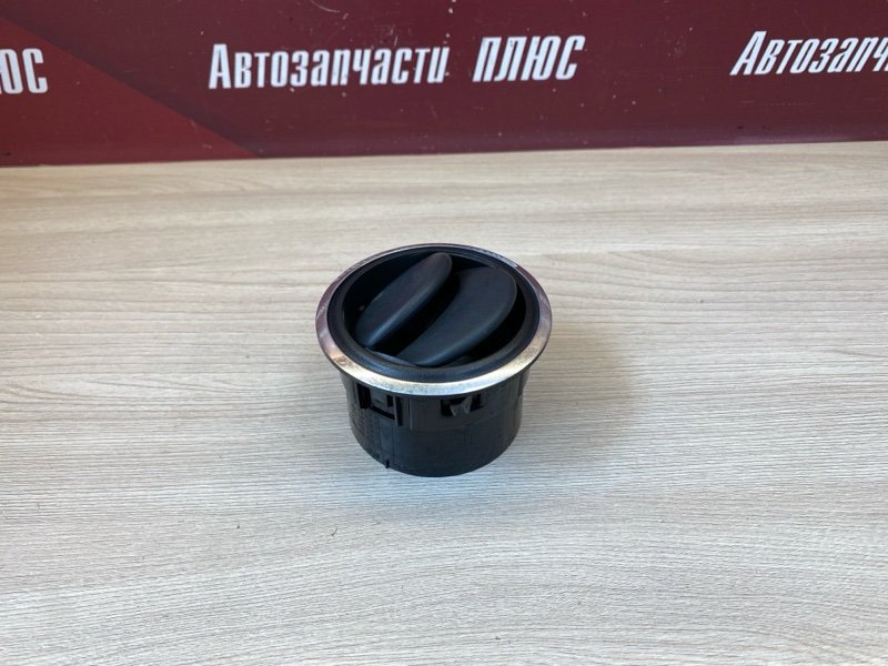 Воздушный дефлектор салона