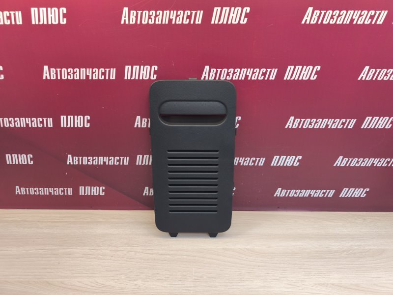 Накладка обшивки багажника