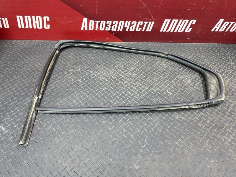 Уплотнитель стекла двери