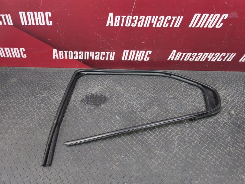 Уплотнитель стекла двери