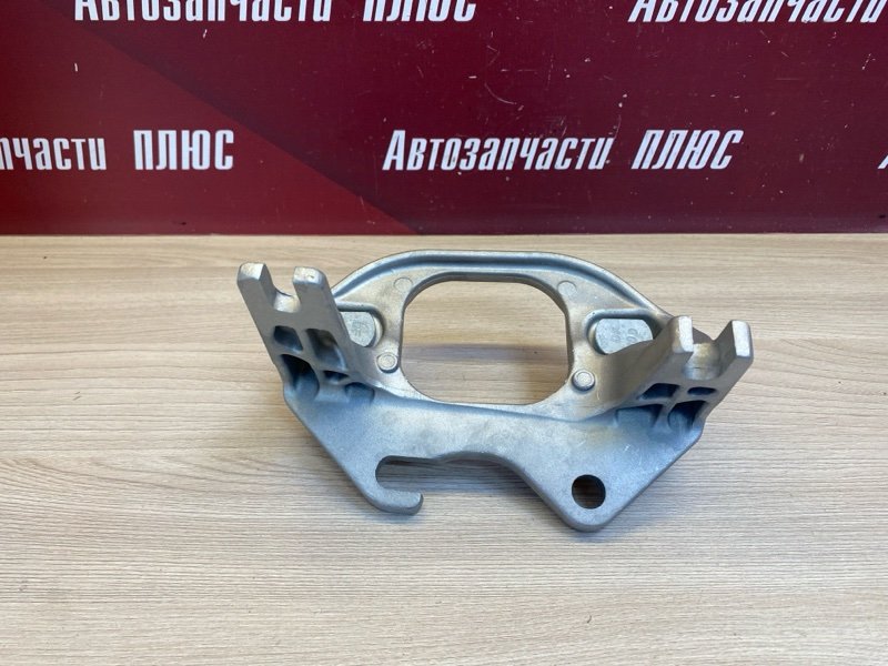 Кронштейн опоры двигателя