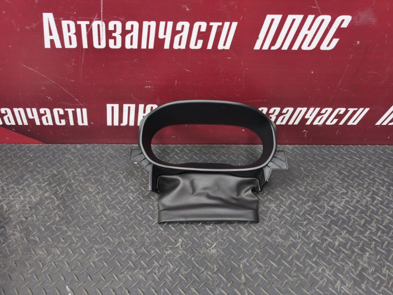 Козырек щитка приборов