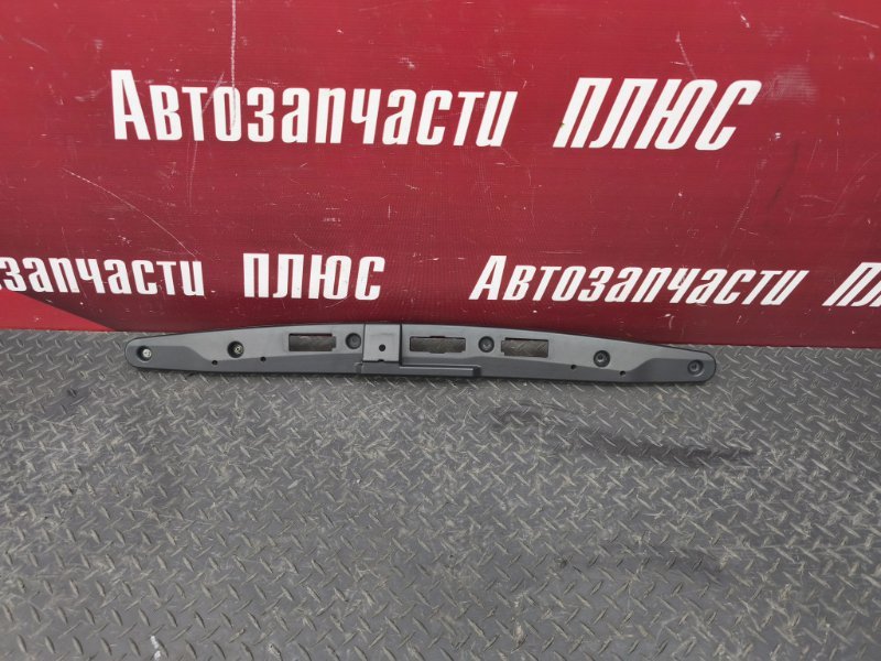 Накладка крышки багажника