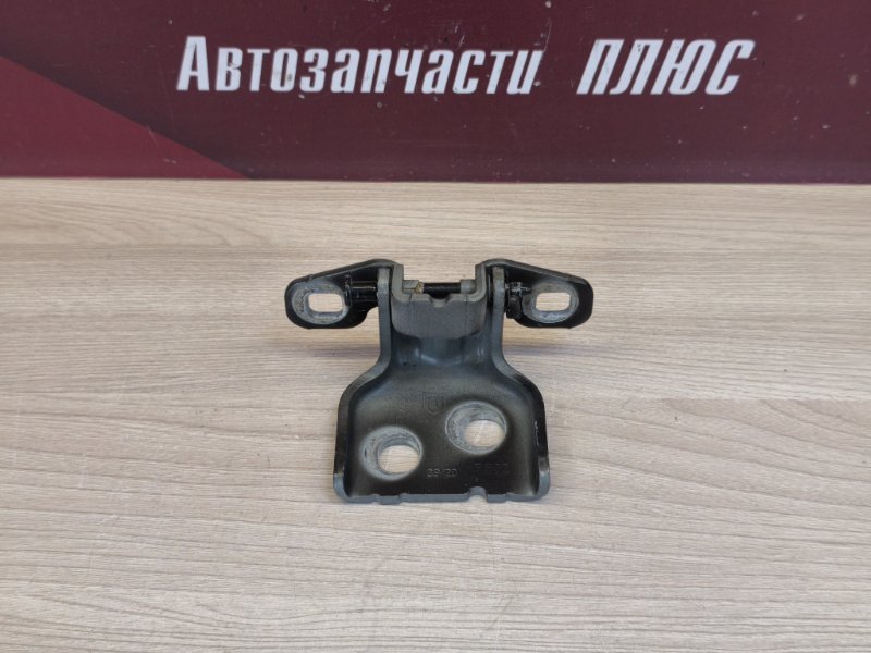 Петля двери