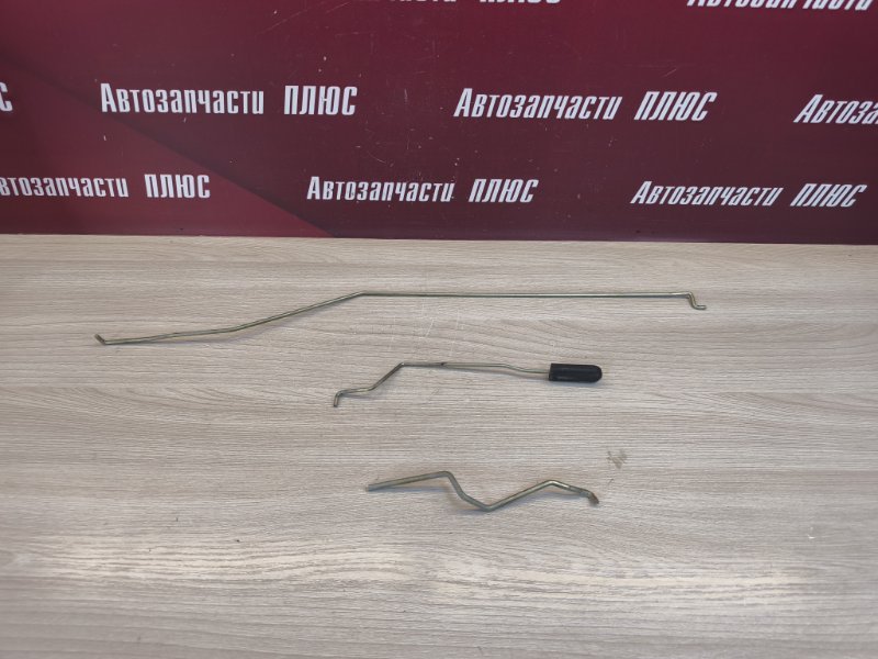 Тяга замка двери