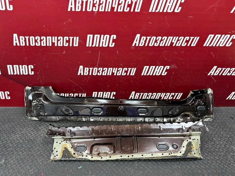 Задняя панель