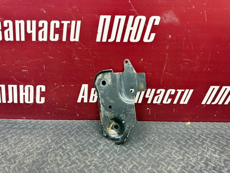 Кронштейн подрамника