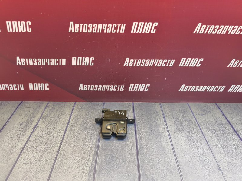 Замок крышки багажника