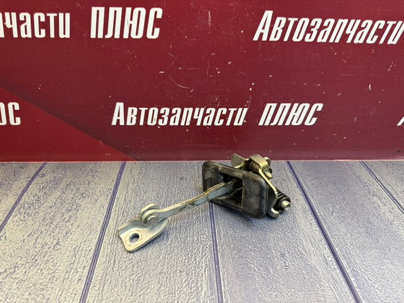 Ограничитель двери