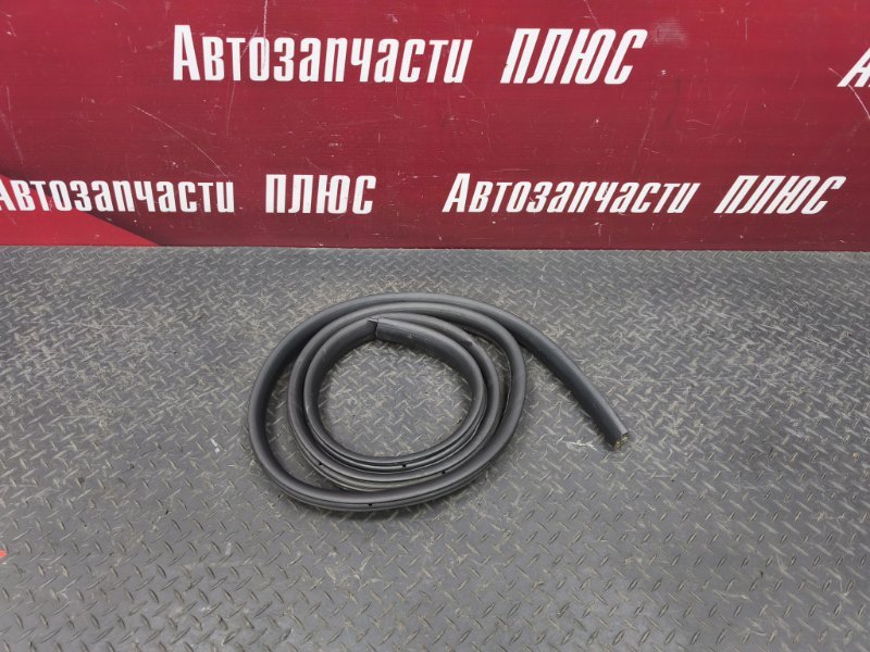 Уплотнитель двери