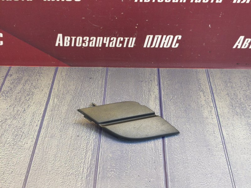 Заглушка буксировочного крюка