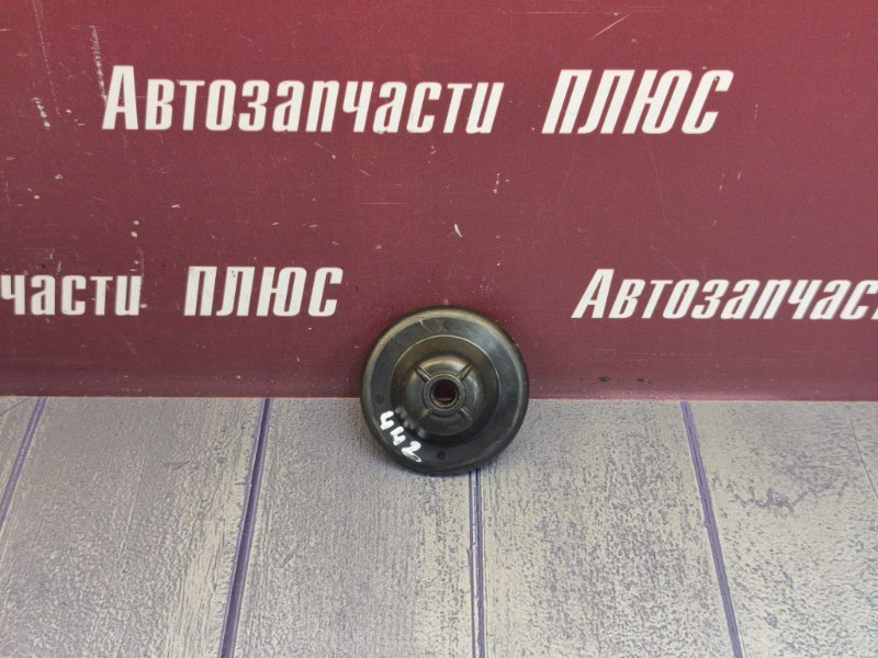 Крепление запасного колеса