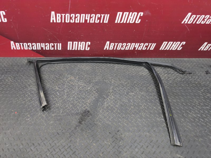 Уплотнитель рамки двери