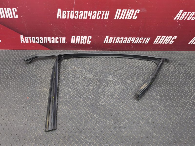 Уплотнитель рамки двери