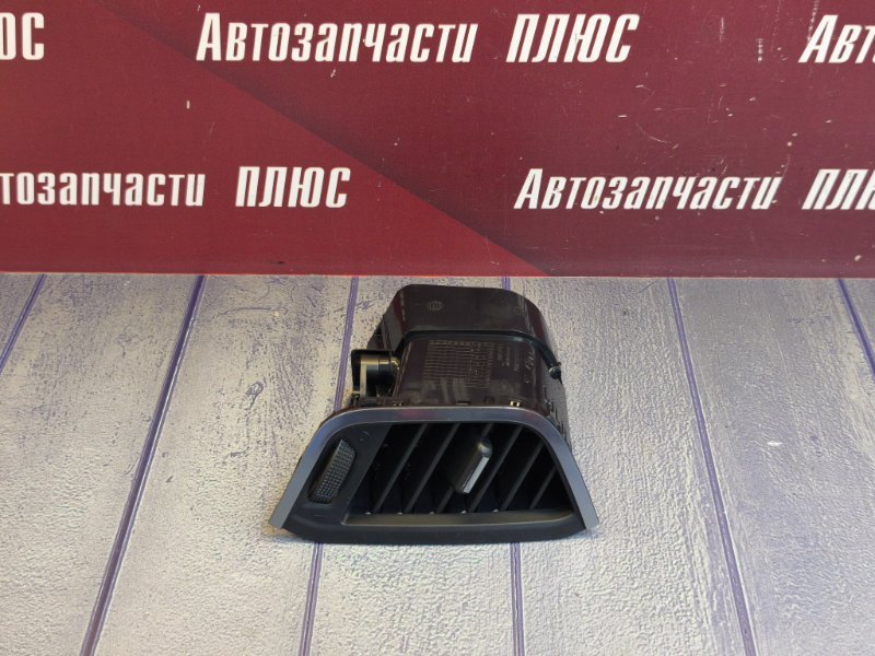 Воздушный дефлектор салона