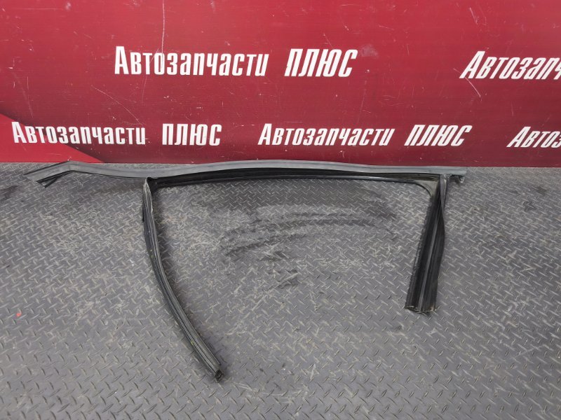 Уплотнитель рамки двери