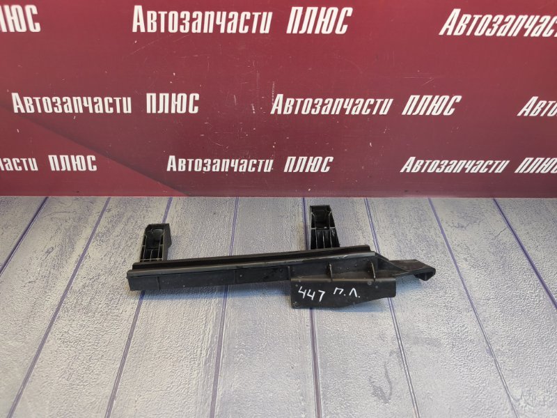 Направляющая стекла двери
