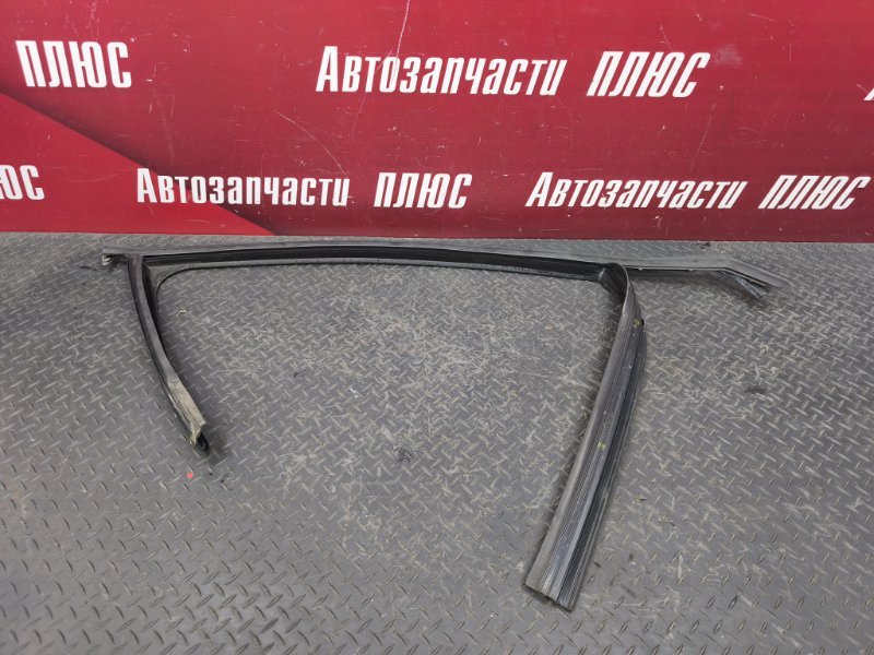 Уплотнитель рамки двери