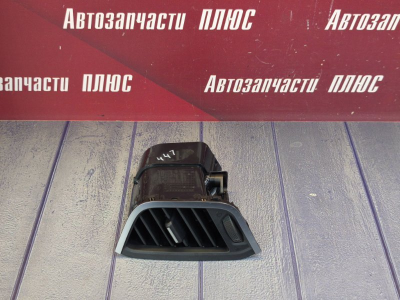 Воздушный дефлектор салона
