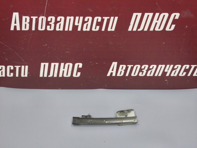 Направляющая стекла двери