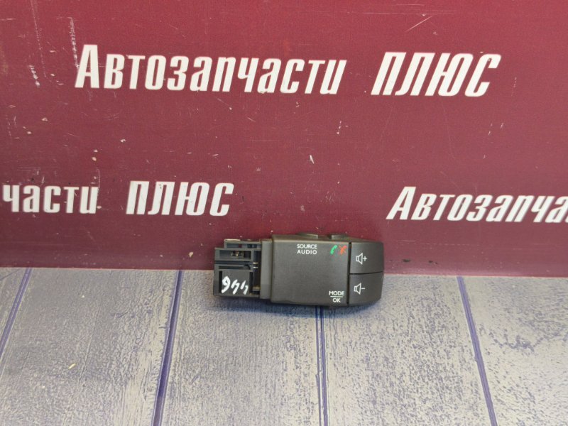 Джойстик управления магнитолой