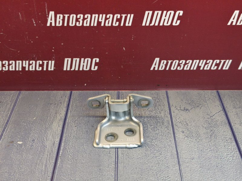 Петля двери