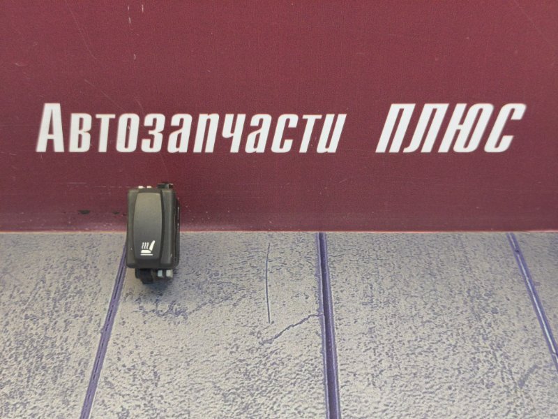 Кнопка обогрева сидений