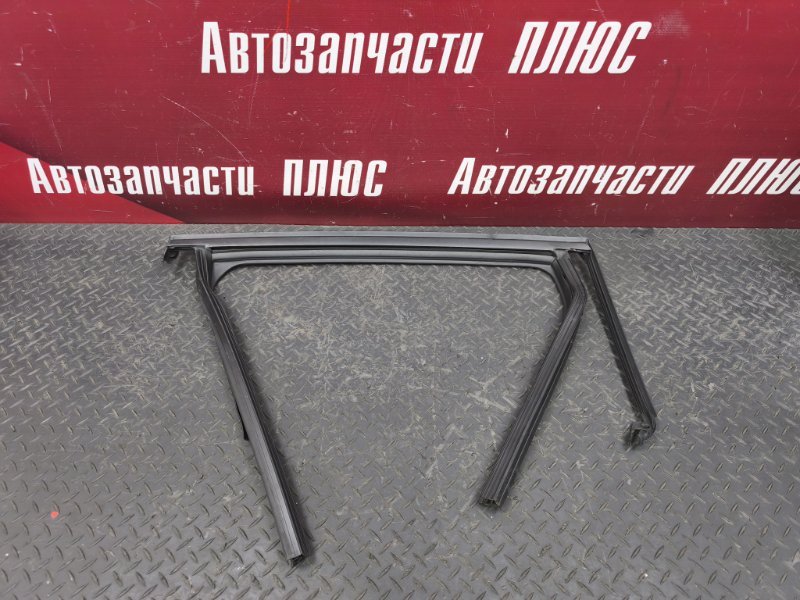Уплотнитель рамки двери