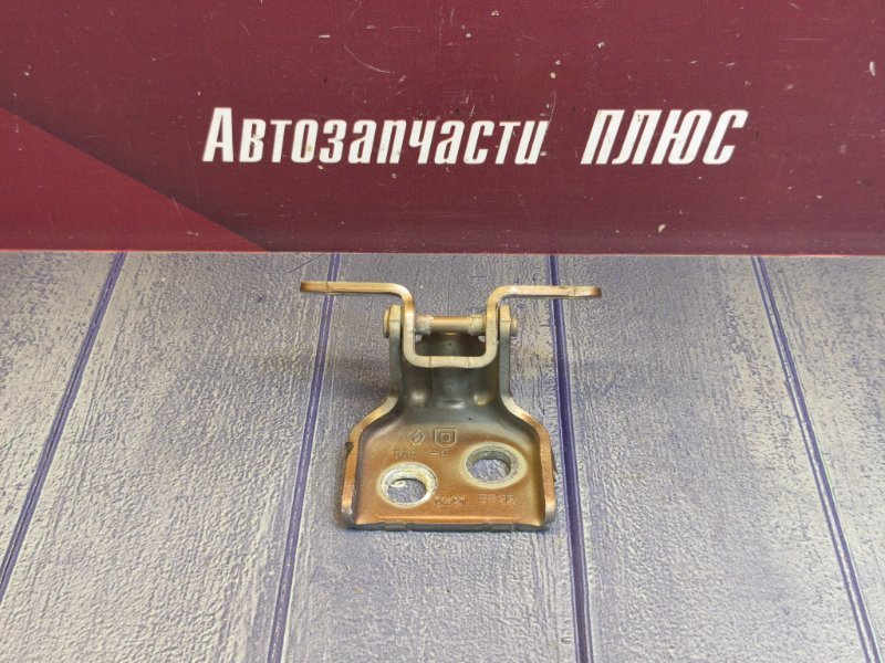 Петля двери