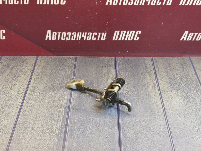 Ограничитель двери