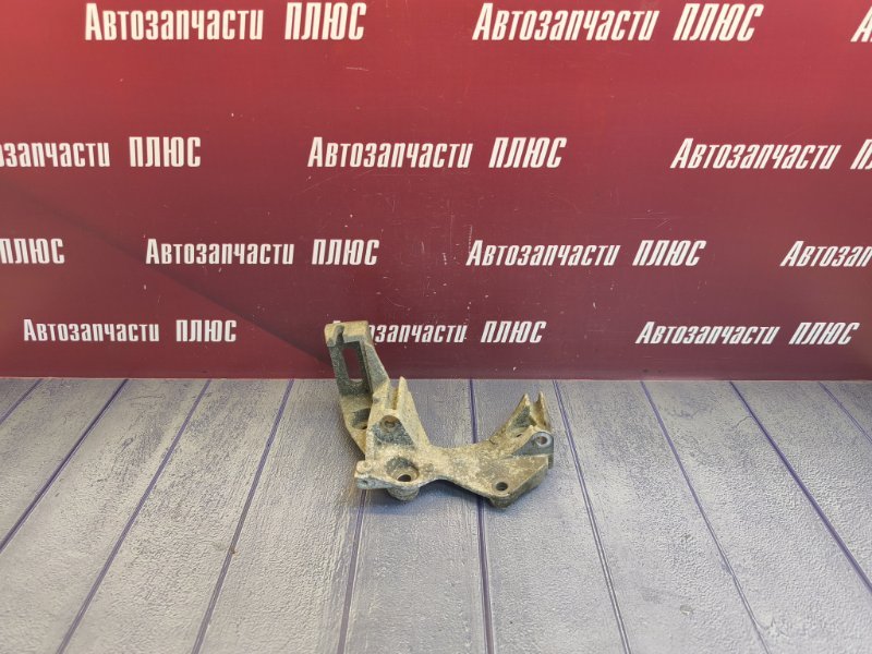 Кронштейн генератора