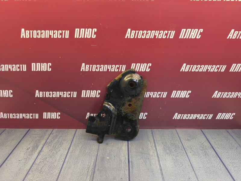 Кронштейн подрамника
