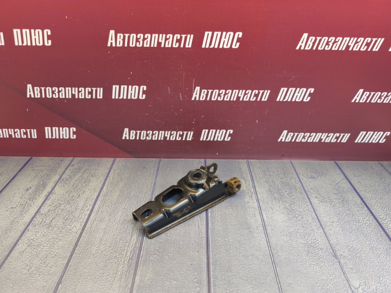 Кронштейн опоры двигателя