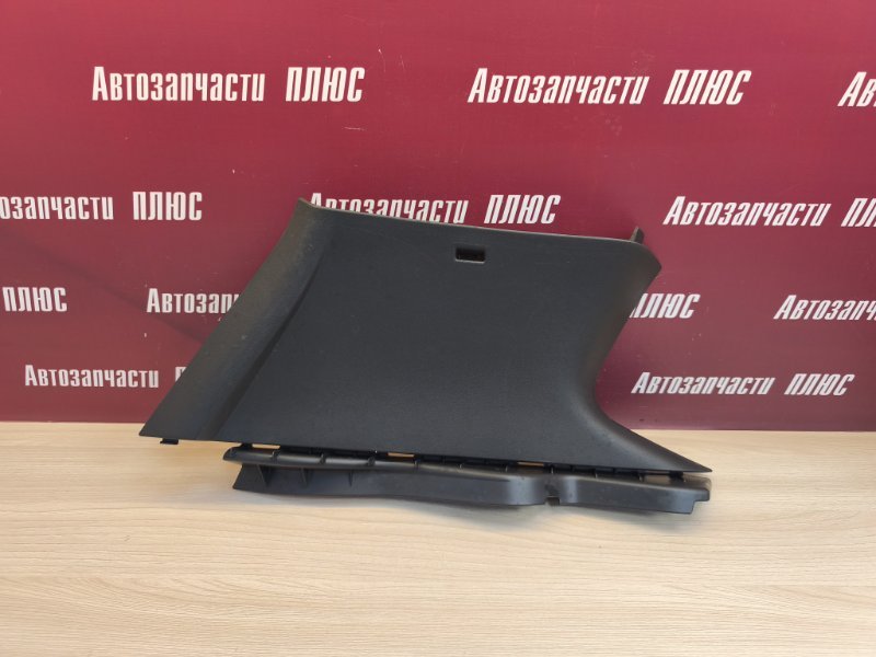 Обшивка багажника