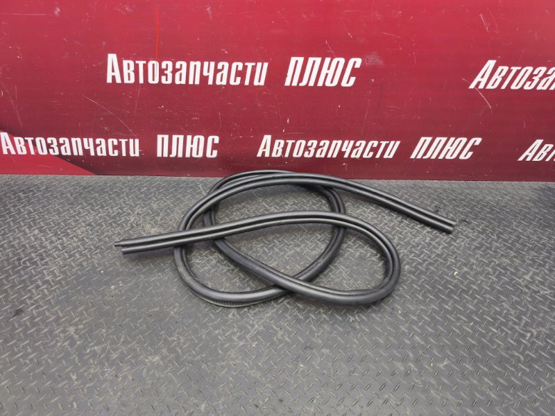 Уплотнительная резинка крышки багажника