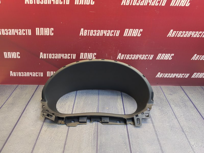 Козырек щитка приборов