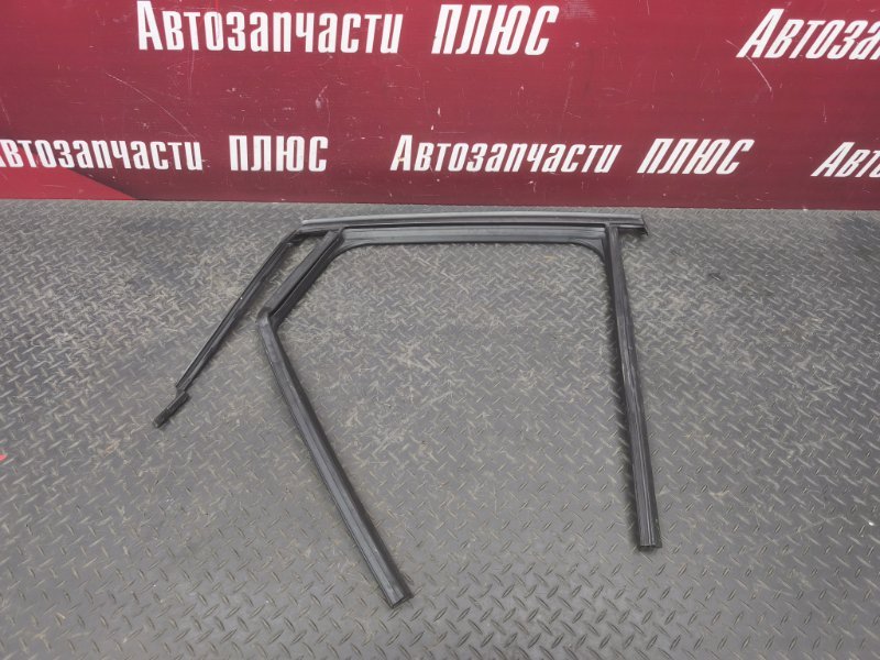 Уплотнитель рамки двери