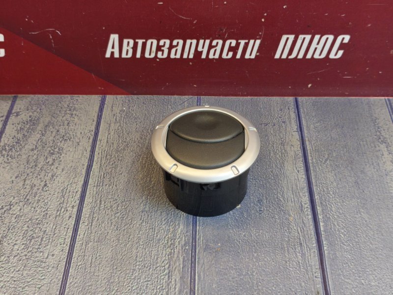 Воздушный дефлектор салона